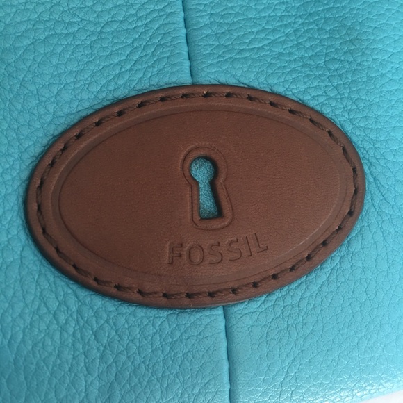 Turquoise Leather Fossil Purse Excellent Condition - Picture 10 of 16
